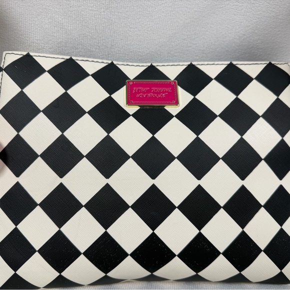EUC Betsey Johnson Black and White Checkered Clutch With Floral Lining